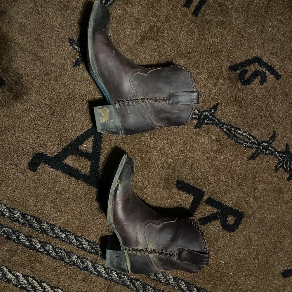 Lane Booties - Picture 3 of 5